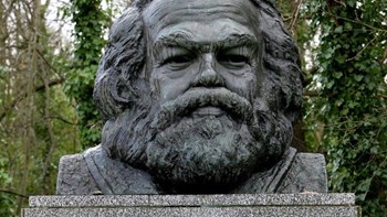Βεβήλωσαν τον τάφο του Καρλ Μαρξ στο Λονδίνο – ΦΩΤΟ