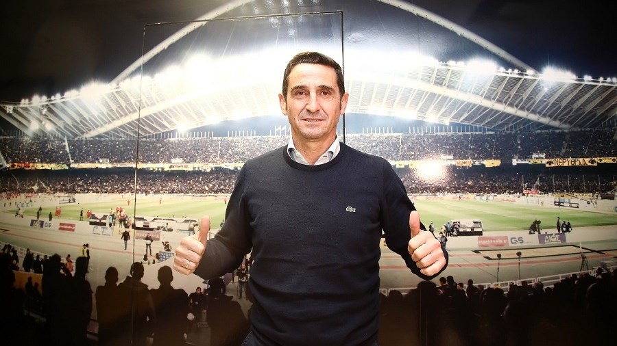 Στα γραφεία της ΑΕΚ ο Χιμένεθ – ΦΩΤΟ