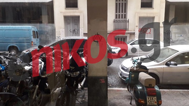 Χαλάζι στο κέντρο της Αθήνας – ΦΩΤΟ αναγνώστη από το Κουκάκι