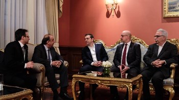 Συνάντηση Τσίπρα με εκπροσώπους της ελληνικής Ομογένειας στην Κωνσταντινούπολη – ΦΩΤΟ