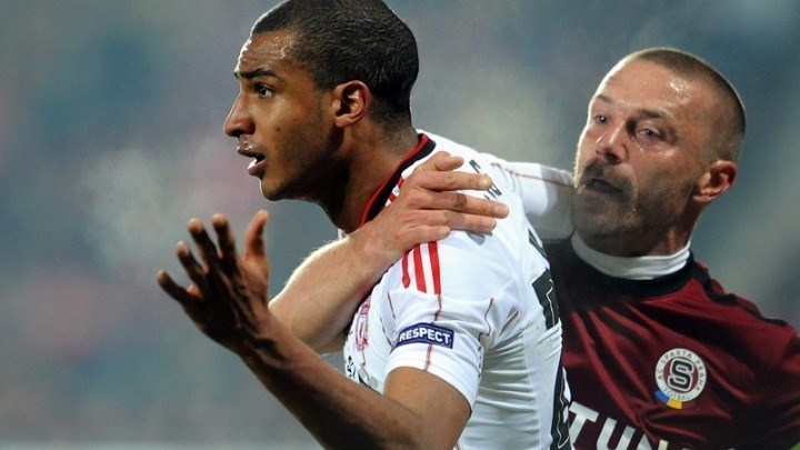 Φυλάκιση 15 μηνών σε πρώην διεθνή ποδοσφαιριστή για απάτη