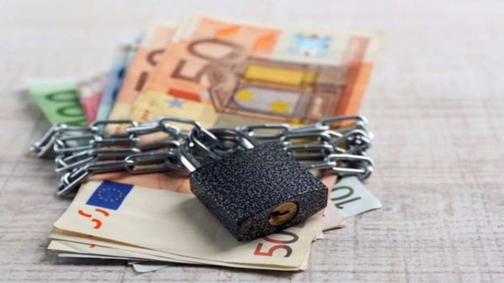Για ποιους “σπάει” το όριο του ακατάσχετου – Πώς θα… ξεκλειδώνουν τραπεζικοί λογαριασμοί