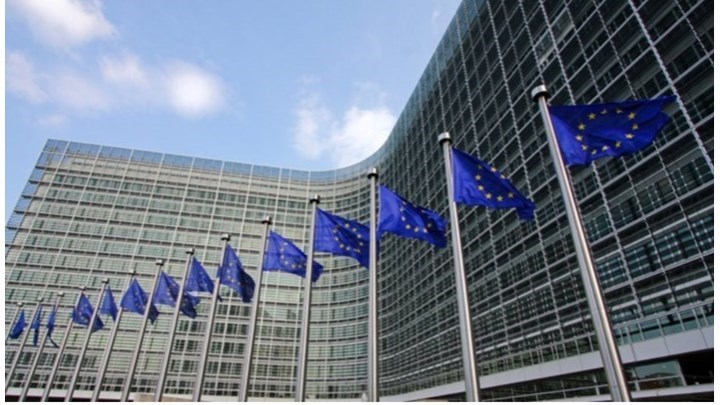 Σοκ στην Κομισιόν: Αξιωματούχος βίασε συνεργάτιδα του – Καταδικάστηκε σε 4ετή φυλάκιση