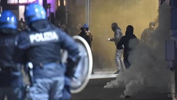 Επεισόδια στο Τορίνο μετά την εκκένωση κατάληψης – Τέσσερις τραυματίες