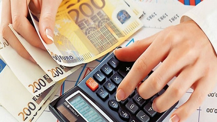 Ποιοι επιχειρηματίες και ελεύθεροι επαγγελματίες θα πληρώσουν τέλος επιτηδεύματος έως 650 ευρώ