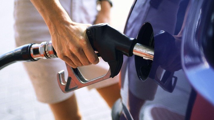 «Φωτιά» στα καύσιμα βάζουν οι υψηλοί φόροι – Ράλι ακρίβειας με την τιμή της βενζίνης