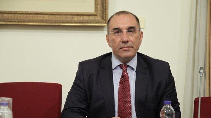 Δημήτρης Καμμένος σε Κουίκ: Πήγαινες και γονάτιζες για τη Μακεδονία – Να παραδώσεις την έδρα ρε