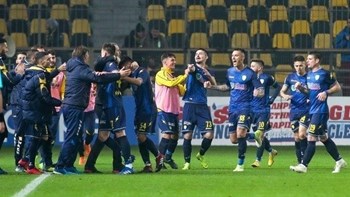 Εφτάψυχη η ΑΕΛ στο Αγρίνιο