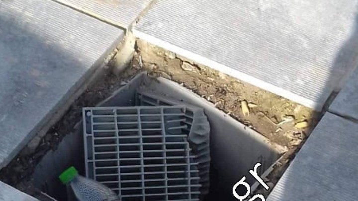 Κίνδυνος-θάνατος η Πλατεία Ζωντού στο Αλιβέρι – Γυναίκα τραυματίστηκε όταν υποχώρησε πλάκα – ΦΩΤΟ