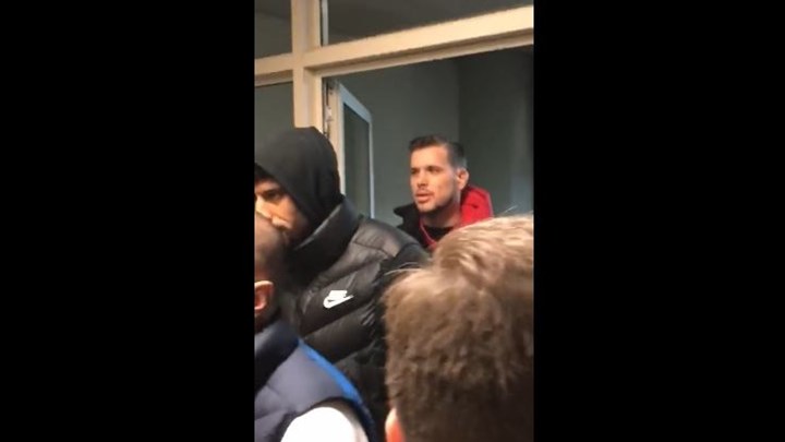 Η αποστολή του Ολυμπιακού επέστρεψε στο ΟΑΚΑ λόγω μποτιλιαρίσματος – ΒΙΝΤΕΟ