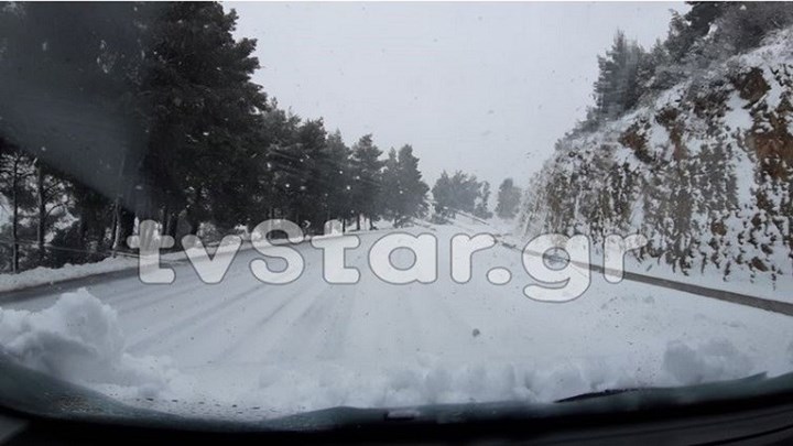 Στο μισό μέτρο έφτασε το χιόνι στην Εύβοια
