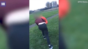 Βίντεο που σοκάρει – 16χρονη σακάτεψε στο ξύλο 13χρονη