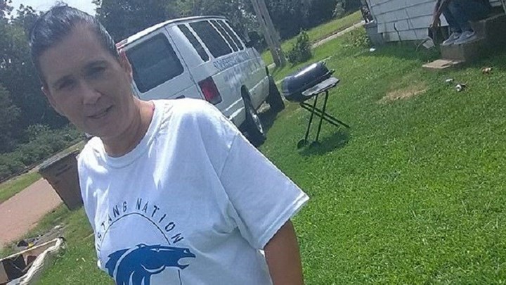 Μητέρα έσωσε τον γιο της και δέχθηκε εκείνη τα βέλη – ΣΚΛΗΡΕΣ ΕΙΚΟΝΕΣ