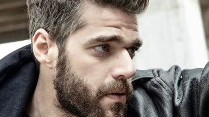 Και ο Ιάσονας Παπαματθαίου στους “Ψιθύρους” του Κοέν!