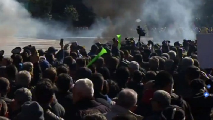 Επεισόδια στο Πρωθυπουργικό Μέγαρο της Αλβανίας – ΤΩΡΑ