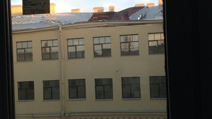 Οι πρώτες εικόνες από την κατάρρευση οροφής πανεπιστημιακού κτιρίου στην Αγία Πετρούπολη – ΦΩΤΟ – ΒΙΝΤΕΟ