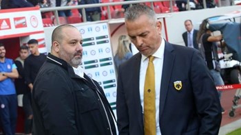 Ένταση μεταξύ Καραπαπά και Δημητριάδη μετά την άφιξη της ΑΕΚ