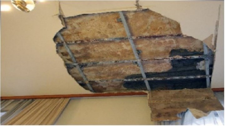 Τραγωδία για 80χρονη στην Τήνο – Έπεσε το ταβάνι και την πλάκωσε