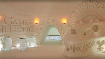 Ξενοδοχείο από πάγο και σκηνικό… Game of Thrones – ΒΙΝΤΕΟ