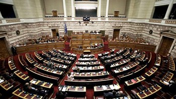 Πυρ ομαδόν κατά Πολάκη στη Βουλή