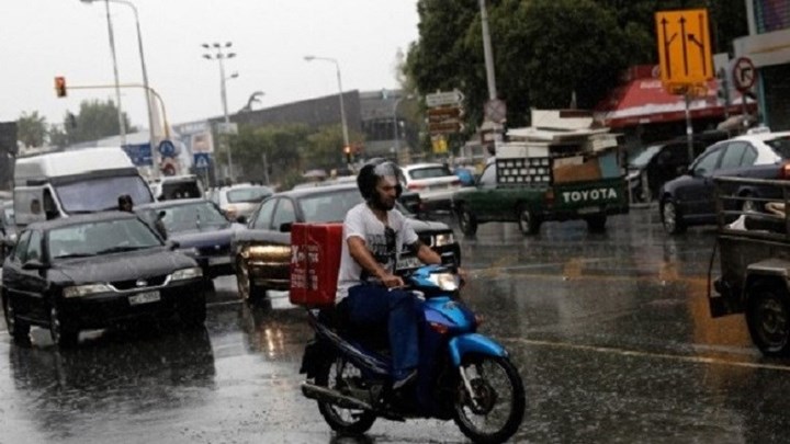 Μεροκάματο ζωής και θανάτου για τους διανομείς – Ένας νεκρός κάθε 50 μέρες