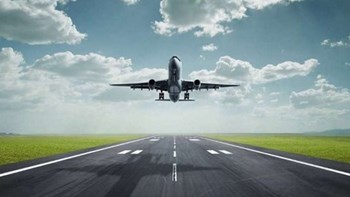 Άνδρας έβγαλε το παντελόνι του μέσα στο αεροπλάνο και προκάλεσε… πανικό – ΦΩΤΟ