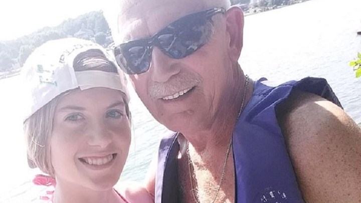 Ο έρως χρόνια δεν κοιτά, αλλά αυτό το ζευγάρι το… παράκανε – 63χρονος παντρεύτηκε 19χρονη – ΦΩΤΟ