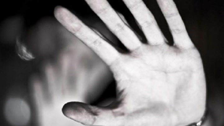 Καταδικάστηκε 52χρονος για τον ξυλοδαρμό και τον βιασμό δίδυμων κοριτσιών