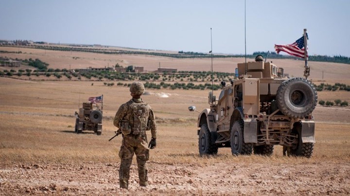 «Ειρηνευτική» δύναμη περίπου 200 στρατιωτικών θα παραμείνουν στη Συρία μετά την αποχώρηση των αμερικανικών στρατευμάτων