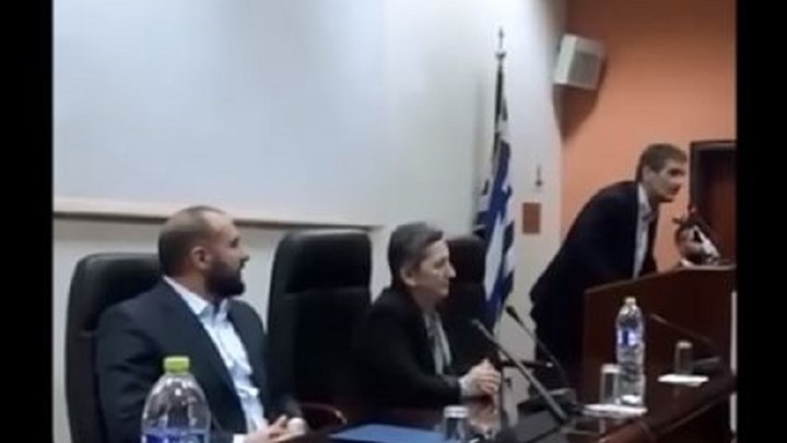 Υποψήφιος περιφερειάρχης του ΣΥΡΙΖΑ: Δεν θέλω να μεγαλώσει ο γιος μου με όλο αυτό το φασισταριό – ΒΙΝΤΕΟ