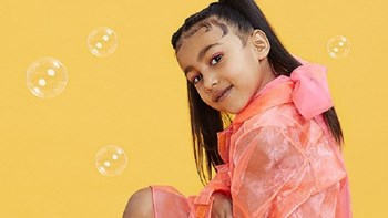 Στα χνάρια της μαμάς της η 5χρονη κόρη της Κιμ Καρντάσιαν – Αυτό είναι το πρώτο εξώφυλλό της – ΦΩΤΟ