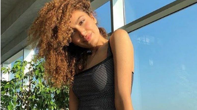 Μοντέλο έβγαλε σε δημοπρασία την παρθενιά της – ΦΩΤΟ