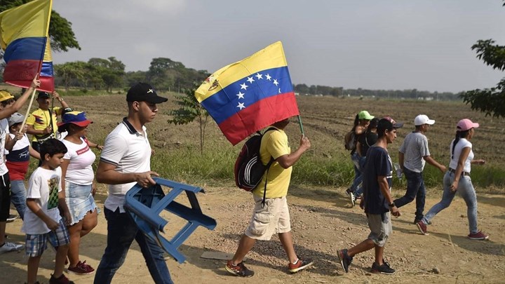 Οι πρώτες εικόνες από την επίθεση στρατιωτών κατά πολιτών στα σύνορα της Βενεζουέλας με τη Βραζιλία – ΦΩΤΟ – ΒΙΝΤΕΟ
