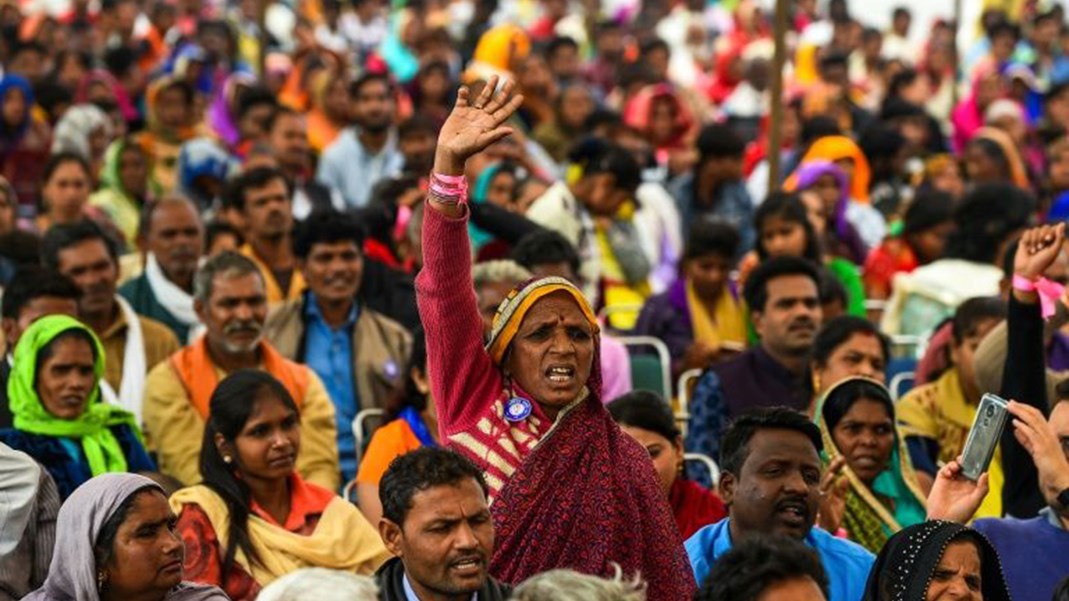 Χιλιάδες θύματα βιασμού και οι οικογένειές τους διαδήλωσαν στο Νέο Δελχί