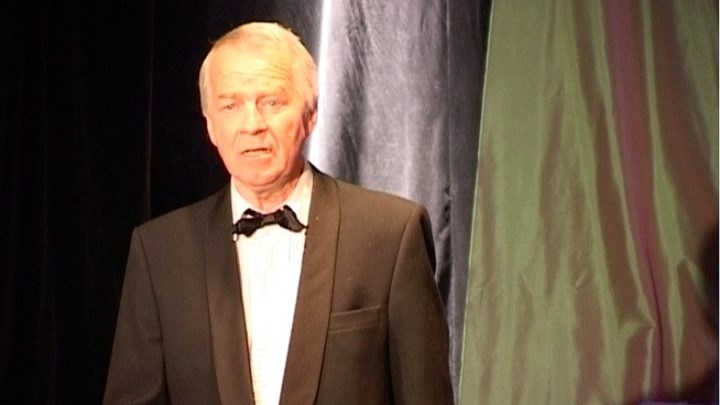 Άλυτο μυστήριο η εξαφάνιση γνωστού Γερμανού θιασάρχη στην Αίγινα – Δραματική έκκληση από φίλους και συνεργάτες του