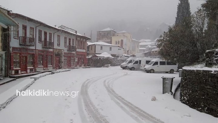 Αποκλεισμένο από τα χιόνια το Άγιο Όρος  – ΦΩΤΟ