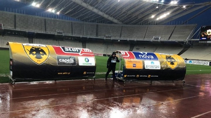 Διαφημιστική πινακίδα στο ΟΑΚΑ έπεσε από τον αέρα πάνω σε φωτογράφο – ΦΩΤΟ