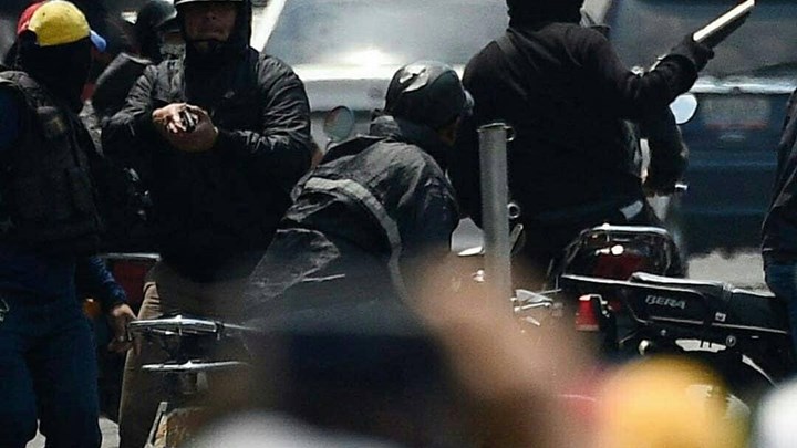 Δύο νεκροί σε συγκρούσεις στα σύνορα της Βενεζουέλας με την Κολομβία – BINTEO