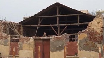 Κατέρρευσε αποθήκη του ΟΣΕ στην Αλεξανδρούπολη – BINTEO