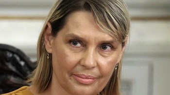 «Βολές» Παπακώστα κατά Γεννηματά