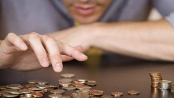 Όλες οι αλλαγές για τον κατώτατο μισθό – Οδηγός για εργαζόμενους και εργοδότες