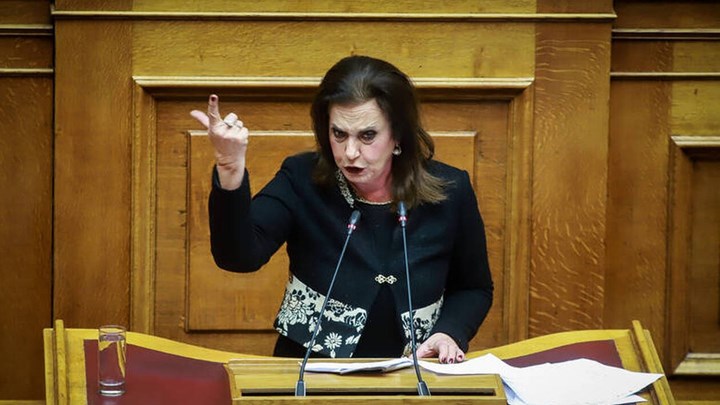 “Ξαναχτύπησε” η Μεγαλοοικονόμου: Μου πρότειναν να διαφημίσω γυναικεία ρούχα και μάλλον θα το κάνω