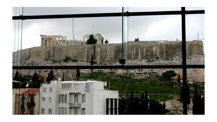 Μέτρα του υπουργείου Περιβάλλοντος για τα κτίρια που απειλούν να “κρύψουν” την Ακρόπολη