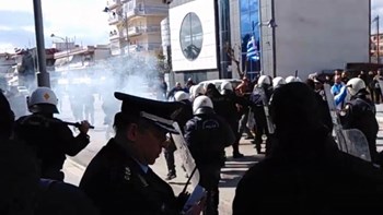 Τέσσερις αστυνομικοί τραυματίες από τα επεισόδια στην Πτολεμαΐδα