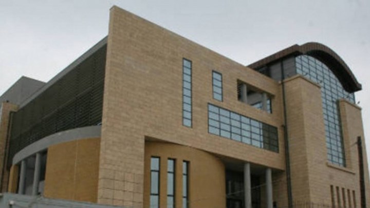 Περίεργη υπόθεση στη Βέροια: Πυροβόλησαν κατά του Δικαστικού Μεγάρου