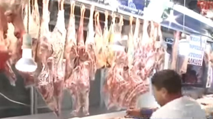 Στις κρεαταγορές για τα ψώνια της Τσικνοπέμπτης οι καταναλωτές – Οι τιμές σε Καπάνι και Βαρβάκειο – ΒΙΝΤΕΟ