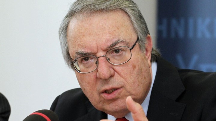 Μπαμπινιώτης στον Realfm: Προχειρότητα και επιπόλαιη προσέγγιση η κατάργηση των Λατινικών