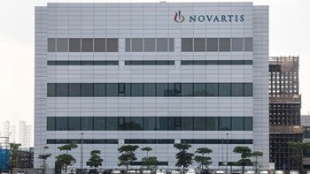Παραδόθηκε στον εισαγγελέα το πρώτο πόρισμα για τη Novartis – Είναι 3.000 σελίδες
