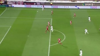 Το γκολ της Λαμίας κόντρα στον Ολυμπιακό – BINTEO