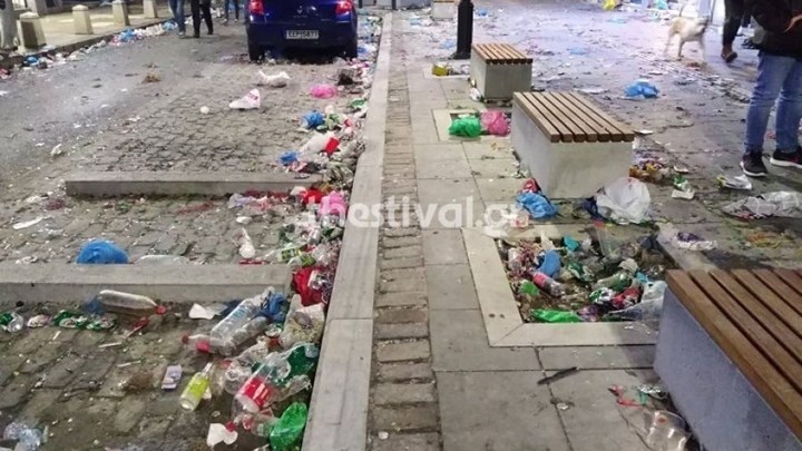 Χωματερή η Βασιλέως Ηρακλείου Θεσσαλονίκης στον απόηχο της Τσικνοπέμπτης – ΦΩΤΟ